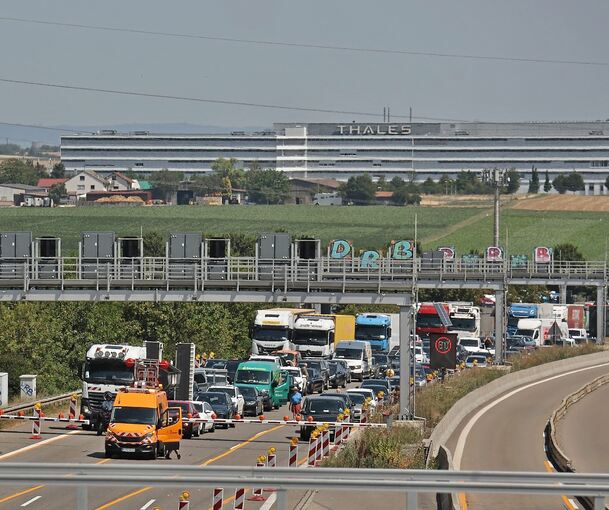 Nichts geht mehr für fast eine Stunde rund um den Engelbergtunnel.