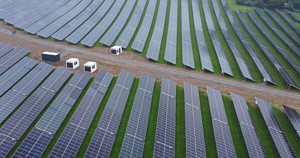 Der Sachsenheimer Gemeinderat hat für die Photovoltaikanlage auf rund zehn Hektar Ackerland im Eigentum der Hofkammer Baurecht geschaffen.