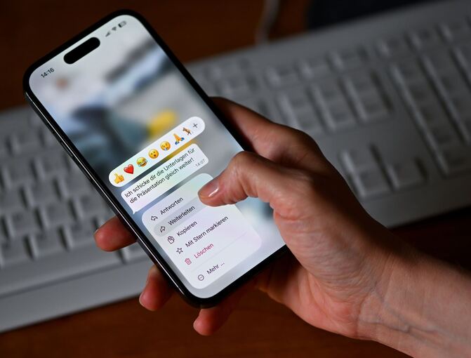 Weiterleitung privater Chat-Nachrichten an Dritte Weiterleitung privater Chat-Nachrichten an Dritte