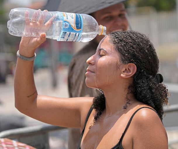 Bei den hohen Temperaturen heißt es: viel trinken. Bei den hohen Temperaturen heißt es: viel trinken.