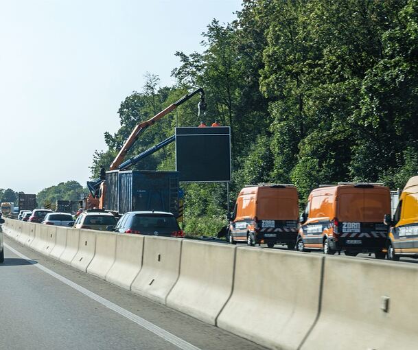 Auf der B 10 rund um die A-81-Anschlussstelle bei Zuffenhausen ist in den nächsten Wochen viel Geduld gefragt.