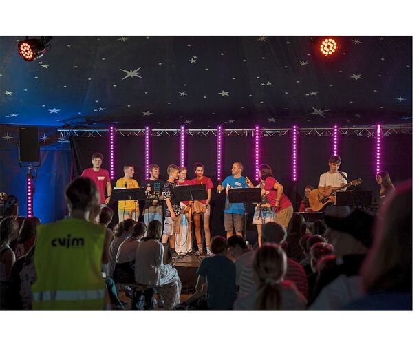 Das abendliche „Nightlife“ gehörte nach Veranstalterangaben zu den beliebtesten Programmpunkten. Das abendliche „Nightlife“ gehörte nach Veranstalterangaben zu den beliebtesten Programmpunkten.
