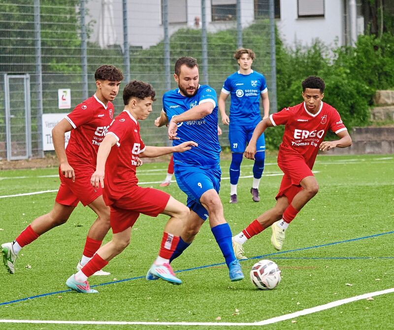 Die U19 des FV Löchgau gewann gegen den FV Kirchheim mit 4:0. Die U19 des FV Löchgau gewann gegen den FV Kirchheim mit 4:0.