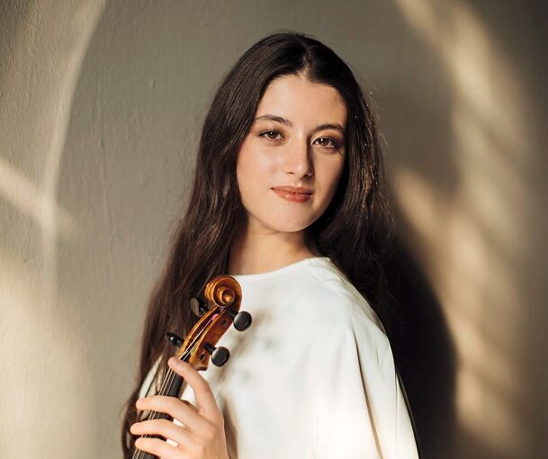 Ist der Star beim Abschlusskonzert der Schlossfestspiele am Mittwoch: Die Geigerin Maria Dueñas.