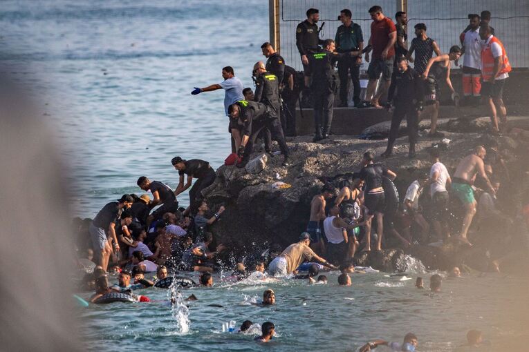 Migranten in Spanien-Exklave Ceuta