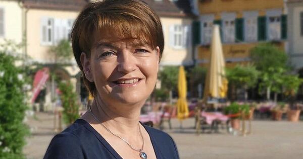 Dr. Edith Klünder ist Vorsitzende des Ludwigsburger Innenstadt (LUIS) e.V. Dr. Edith Klünder ist Vorsitzende des Ludwigsburger Innenstadt (LUIS) e.V.