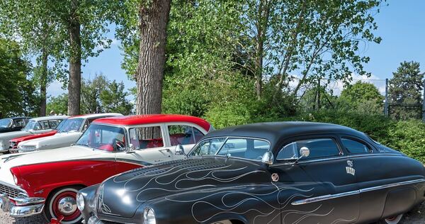 Dicke Schlitten aus früheren Jahrzehnten sind eines der Markenzeichen der Rockabilly Days. Dicke Schlitten aus früheren Jahrzehnten sind eines der Markenzeichen der Rockabilly Days.