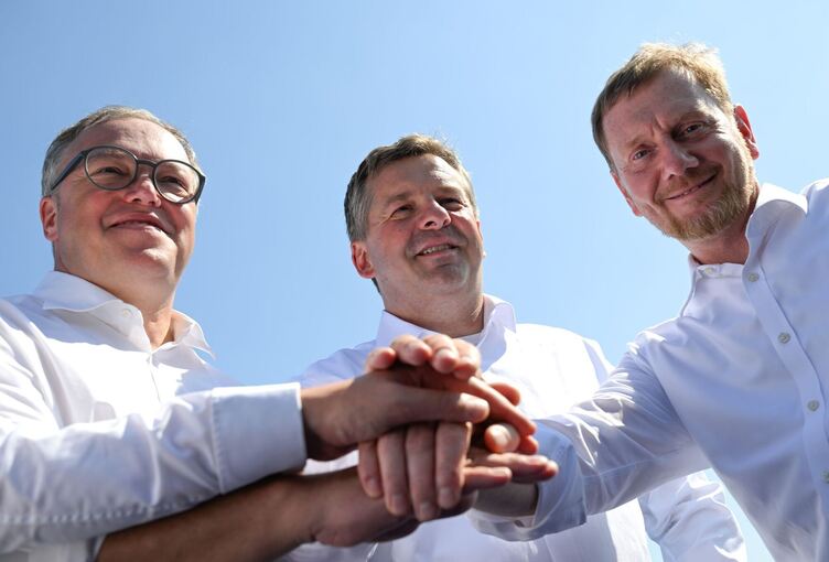 Ministerpräsidenten zum Austausch im Mitteldeutschen Revier Ministerpräsidenten zum Austausch im Mitteldeutschen Revier
