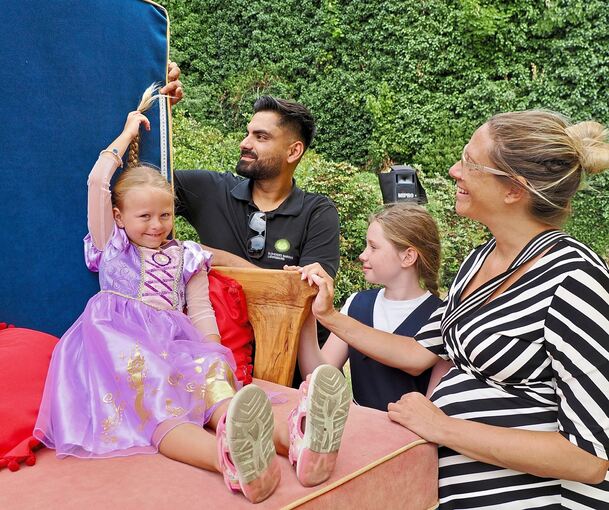 Konkurrenz für Rapunzel? Familie Bronner aus Gomadingen versucht ihr Glück.