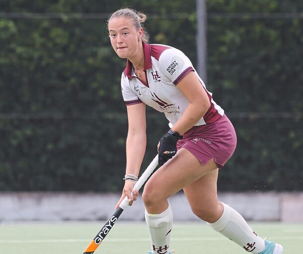 Die Marbacherin Jessica Schwarz – hier im Trikot des HC Ludwigsburg – bringt die deutsche U21-Nationalmannschaft im Spiel um Platz drei mit ihremTreffer auf die Siegerstraße.