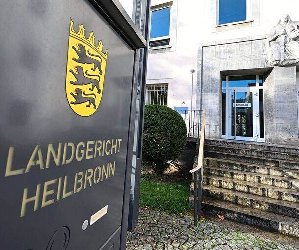 Vor dem Landgericht Heilbronn hat am Montag ein Prozess wegen versuchten Totschlags in Vaihingen begonnen.