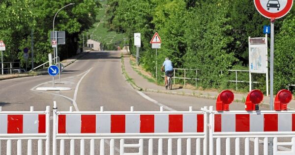 Seit dem 13. Juli ist die Neckarbrücke in Besigheim für den motorisierten Verkehr gesperrt. Seit dem 13. Juli ist die Neckarbrücke in Besigheim für den motorisierten Verkehr gesperrt.