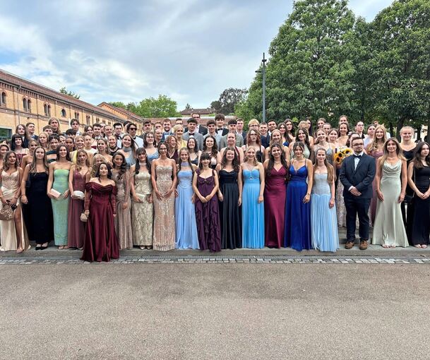 Der Abi-Jahrgang 2026 des Mörike-Gymnasiums Ludwigsburg.
