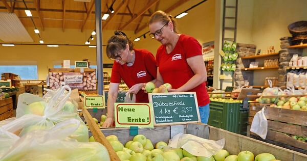 In der Kirchheimer Obsthalle liegen Äpfel zum Verkauf bereit. Obstbauern werben für den Kauf regionaler Früchte.