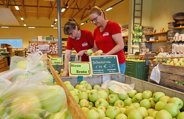 In der Kirchheimer Obsthalle liegen Äpfel zum Verkauf bereit. Obstbauern werben für den Kauf regionaler Früchte.