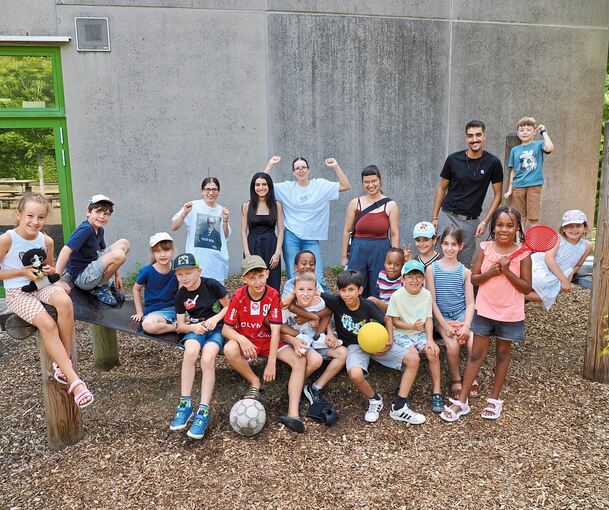 Gute Gemeinschaft: Die Kinder der Ferienfreizeit in Pflugfelden.