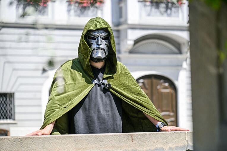 Memmingen lädt Marvel mit Humor-Video zum Avengers-Start ein