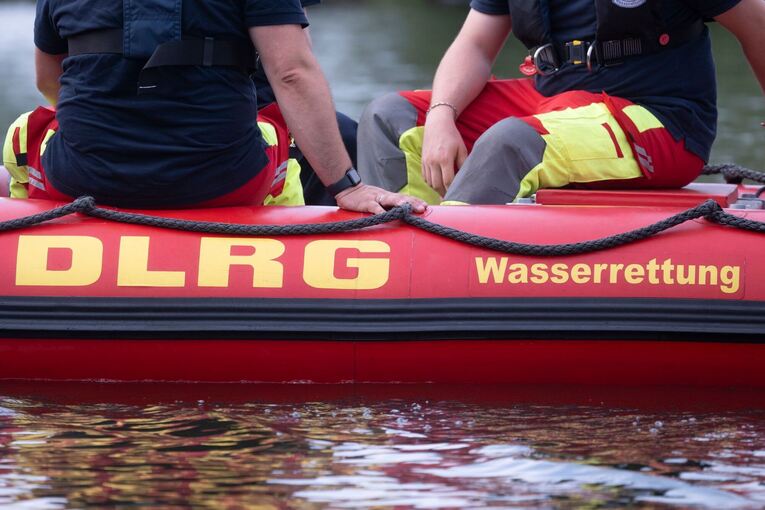 DLRG-Übung in Baden-Württemberg DLRG-Übung in Baden-Württemberg