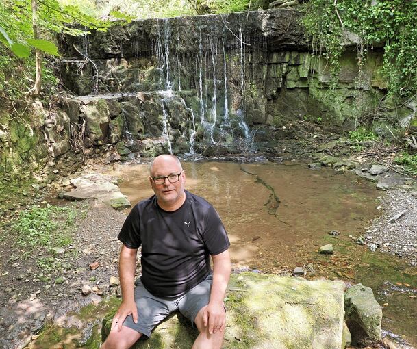 Robert Fiesel am Steinbach-Wasserfall.
