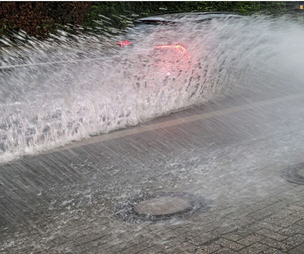 Extreme Regenfälle können zu Katastrophensituationen führen. Die Stadt betreibt daher ein Starkregenrisikomanagement. Viele wichtige Informationen sind für die Bürger auf einer Internetseite gebündelt.