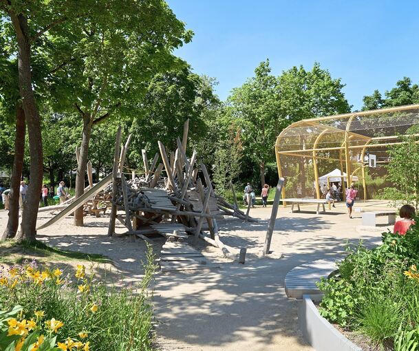 Im Walcker-Park in Ludwigsburg in der Unteren Stadt gibt es auch viele Spielmöglichkeiten für Kinder.