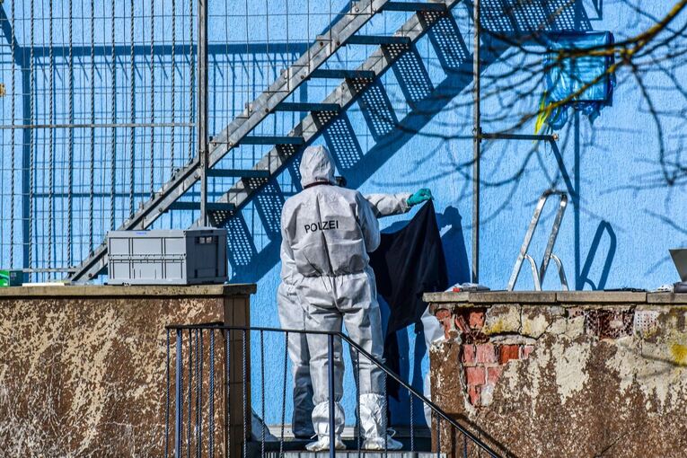 Frau stirbt nach Schüssen Frau stirbt nach Schüssen