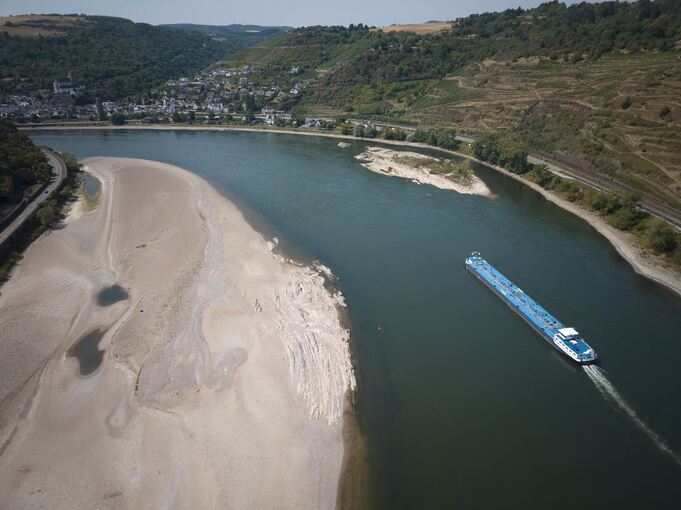 Niedrigwasser am Rhein Niedrigwasser am Rhein