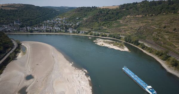 Niedrigwasser am Rhein Niedrigwasser am Rhein