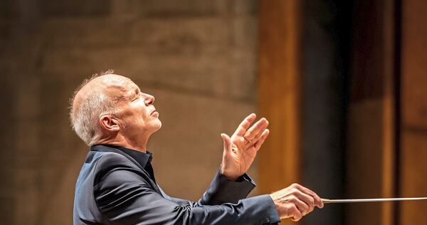 Thomas Zehetmair, der Chefdirigent des Stuttgarter Kammerorchesters.