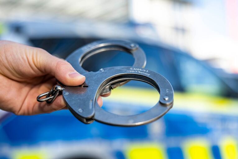 18-Jähriger mit Messer verletzt - Vater in U-Haft