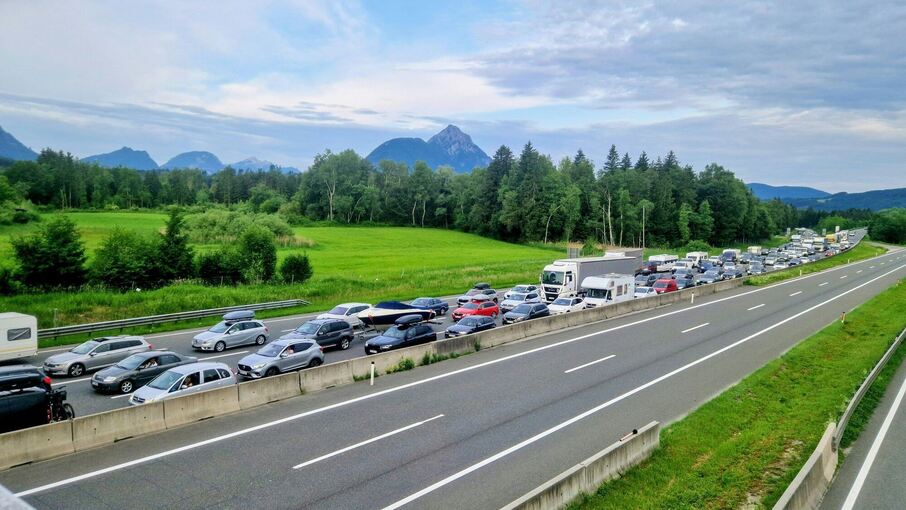 Weitere Abfahrtssperren auf der Tauernautobahn Weitere Abfahrtssperren auf der Tauernautobahn