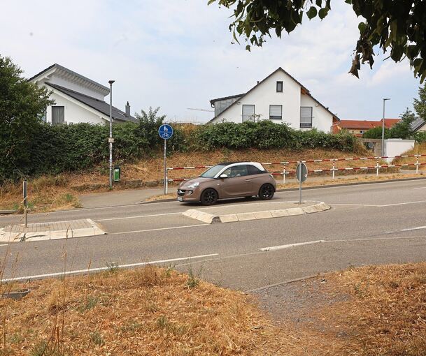 Die Fußgängerquerung am Winzerhäuser Weg: Autofahrer aus Richtung Ilsfeld sehen sie erst spät.
