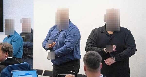 Der ehemalige Wachtmeister (ganz links) und die beiden Securitymänner wurden zu Haftstrafen von vier Jahren und mehr verurteilt. Der ehemalige Wachtmeister (ganz links) und die beiden Securitymänner wurden zu Haftstrafen von vier Jahren und mehr verurteilt.