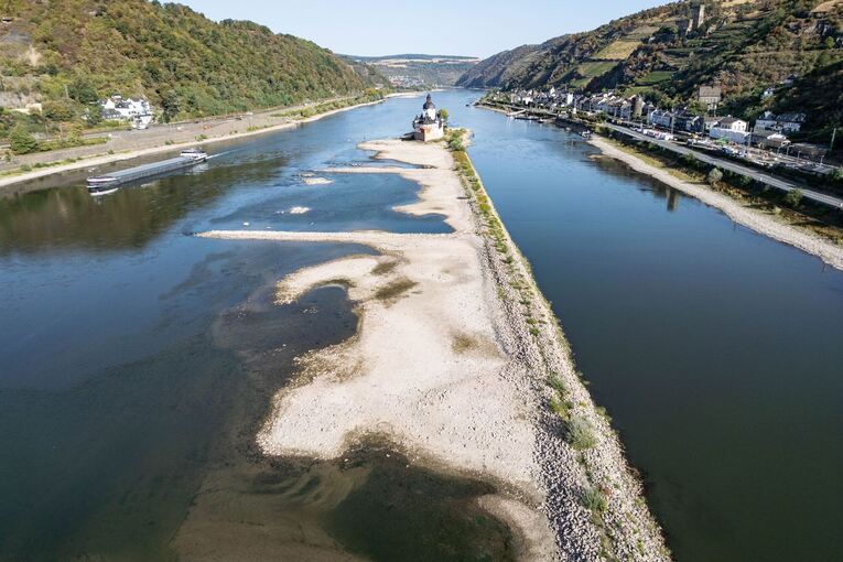 Extremes Niedrigwasser auf dem Rhein