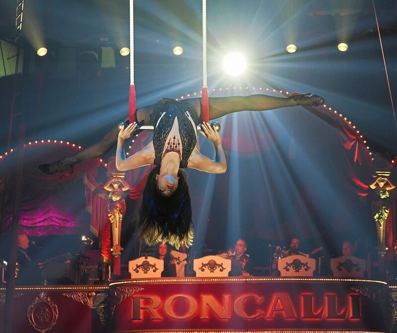 Lili Paul-Roncalli ist die jüngste Tochter von Zirkusdirektor Bernhard Paul. Lili Paul-Roncalli ist die jüngste Tochter von Zirkusdirektor Bernhard Paul.