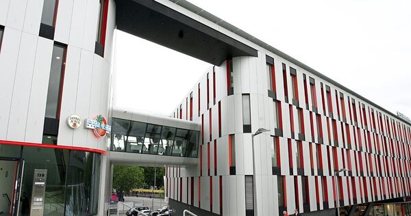 Gefragter Gebäudekomplex: Der VfB Stuttgart will die Immobilie kaufen und dort Büroflächen beziehen.