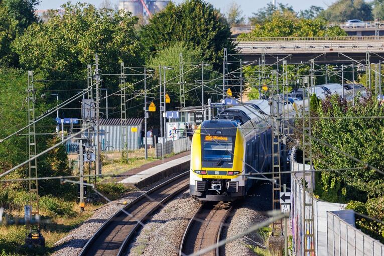 Vor Sperrung auf der Rheintalstrecke Vor Sperrung auf der Rheintalstrecke
