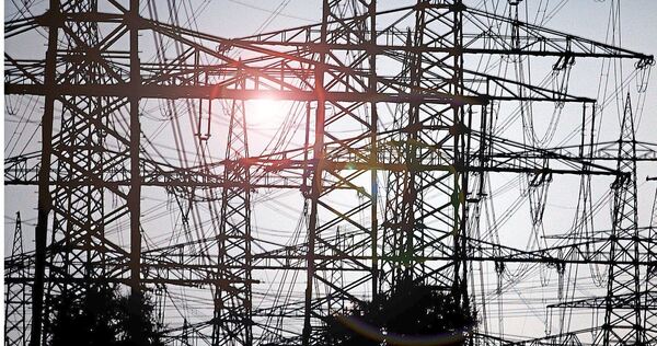 Höchstspannungsleitungen am stillgelegten AKW Neckarwestheim. Hier wird auch der Ausbauabschnitt der Netzverstärkung Mittlerer Neckarraum durch den Kreis Ludwigsburg beginnen.