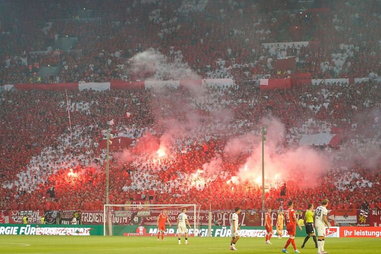 1. FC Kaiserslautern - Karlsruher SC 1. FC Kaiserslautern - Karlsruher SC