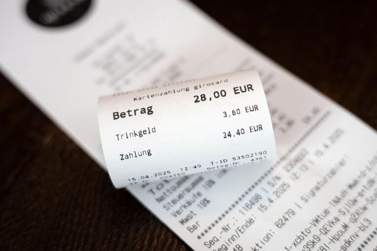 Rechnung in einem Restaurant Rechnung in einem Restaurant