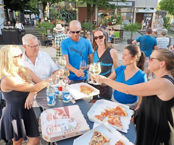 Die örtlichen Gastronomen sorgen fürs Essen, die Wengerter für den passenden Wein.