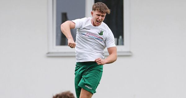 Dosenöffner: Rudi Buxmann (hinten) ebnet mit seinem Treffer zum 1:0 den Weg zum Sieg des TSV Heimerdingen.