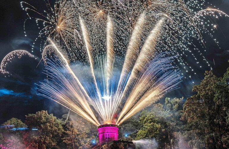 Beim Lichterzauber im Blühenden Barock sorgen Musik, Märchen und Licht für eine neue Show.