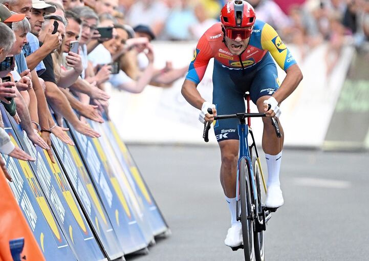 Rad-Profi Jonathan Milan bei der Deutschland-Tour 2025: Dieses Jahr führt das Rennen auch durch den Landkreis Ludwigsburg.