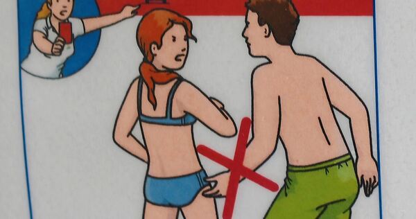Seit es vermehrt zu sexuellen Übergriffen in Freibädern kommt, versuchen es einige Gemeinden mit Aufklärung. Hier in der Stadt K Seit es vermehrt zu sexuellen Übergriffen in Freibädern kommt, versuchen es einige Gemeinden mit Aufklärung. Hier in der Stadt Kehl.