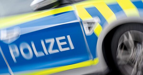 Die Polizei sucht Zeugen. Die Polizei sucht Zeugen.
