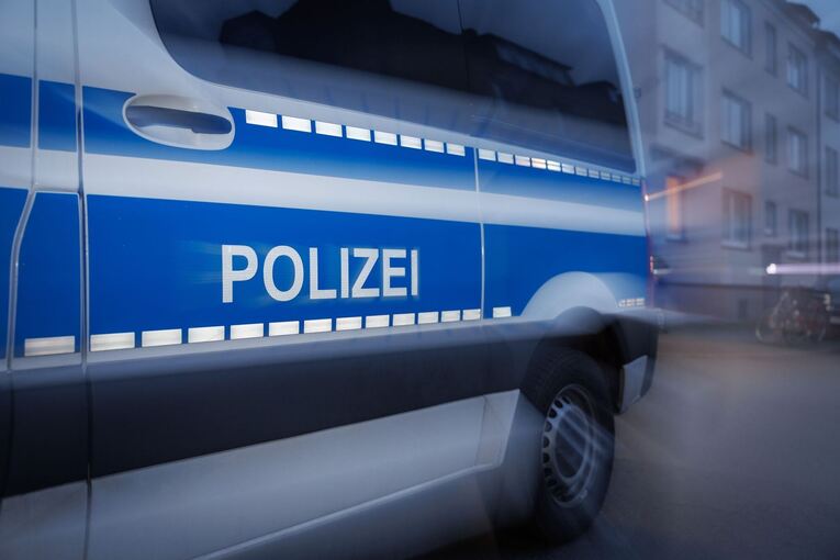 Polizei - Symbolbild Polizei - Symbolbild