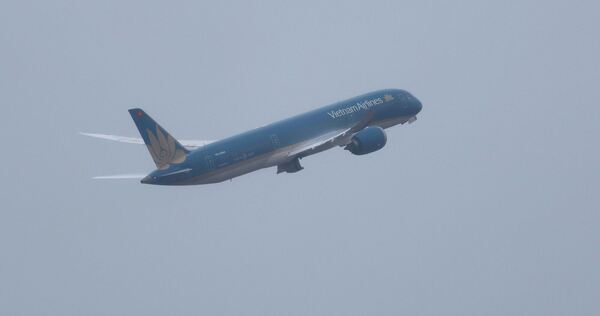 Nach Zwischenfall beim Start eines Flugzeugs von Air Vietnam Nach Zwischenfall beim Start eines Flugzeugs von Air Vietnam