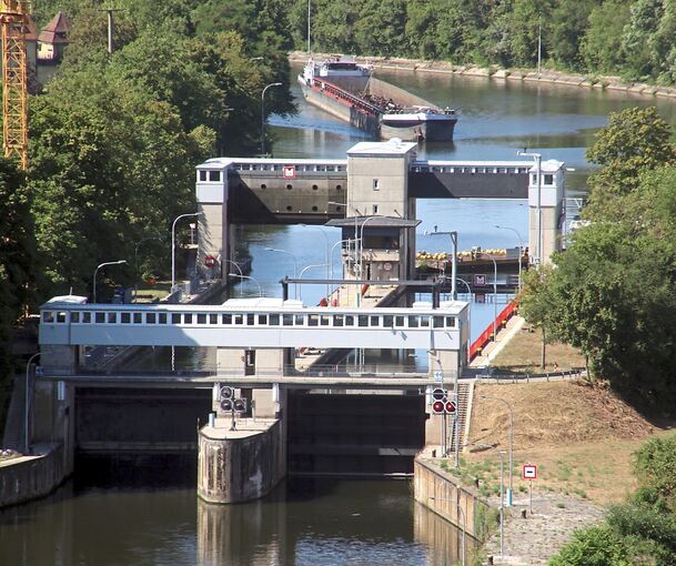 Die Schleusenanlage Besigheim am Schifffahrtskanal. Ab Oktober stehen wieder beide Kammern zur Verfügung.
