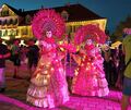 Maskenträger sind während der Venezianischen Messe wieder in Ludwigsburg unterwegs.